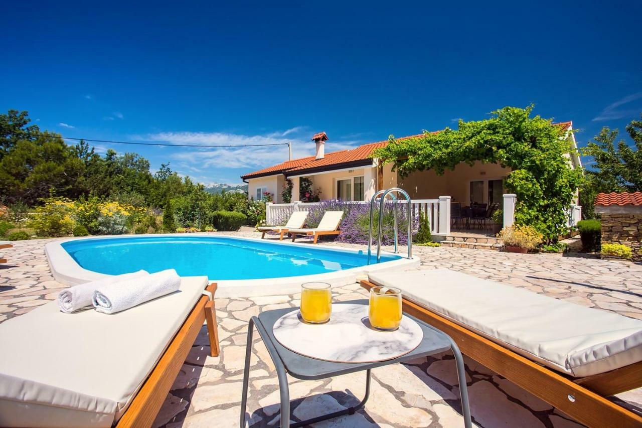 Villa Ana - 3 Bedroom Villa With Private Pool And Unspoiled Natural Environment Kučiće Exterior foto