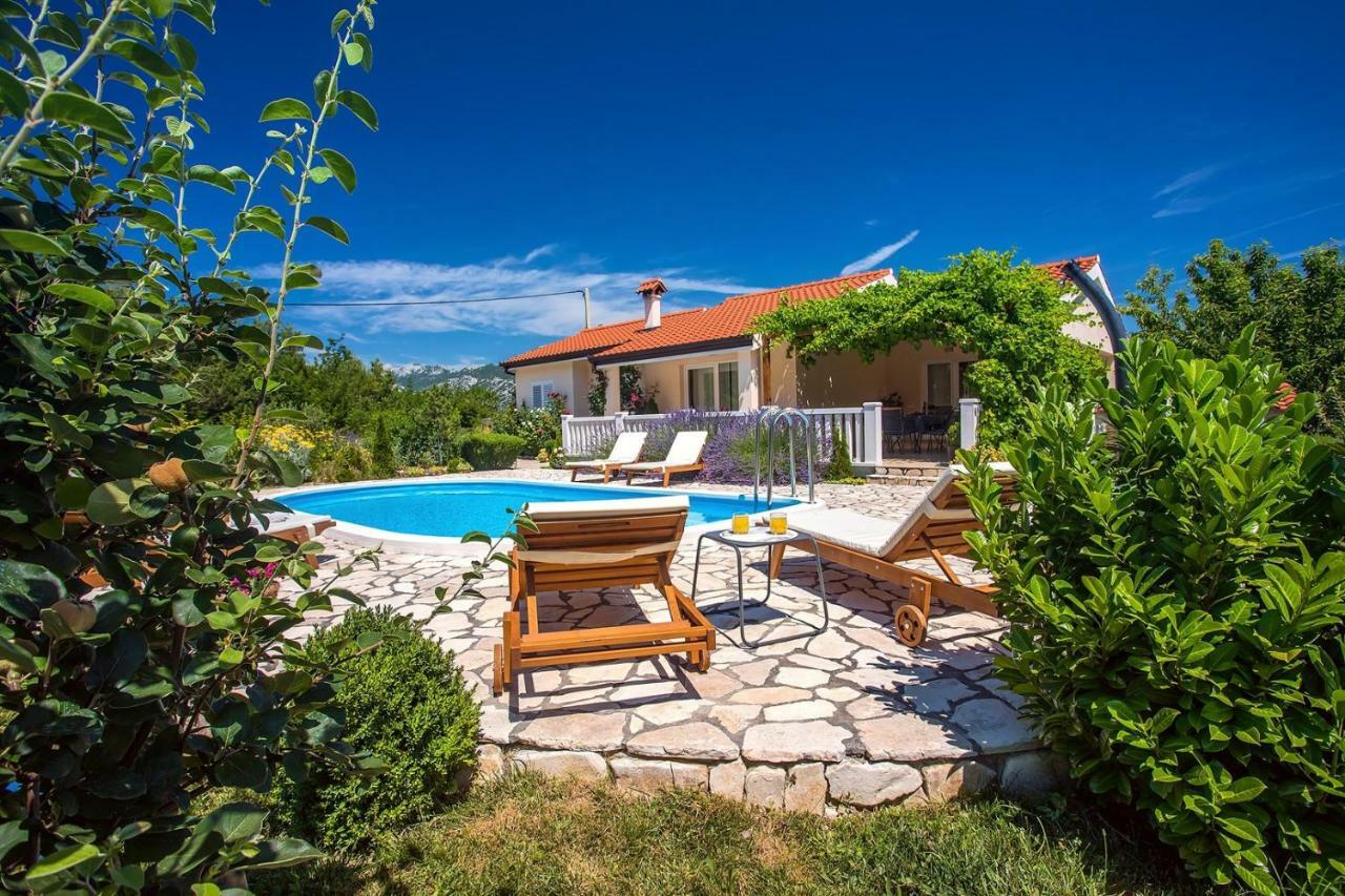 Villa Ana - 3 Bedroom Villa With Private Pool And Unspoiled Natural Environment Kučiće Exterior foto