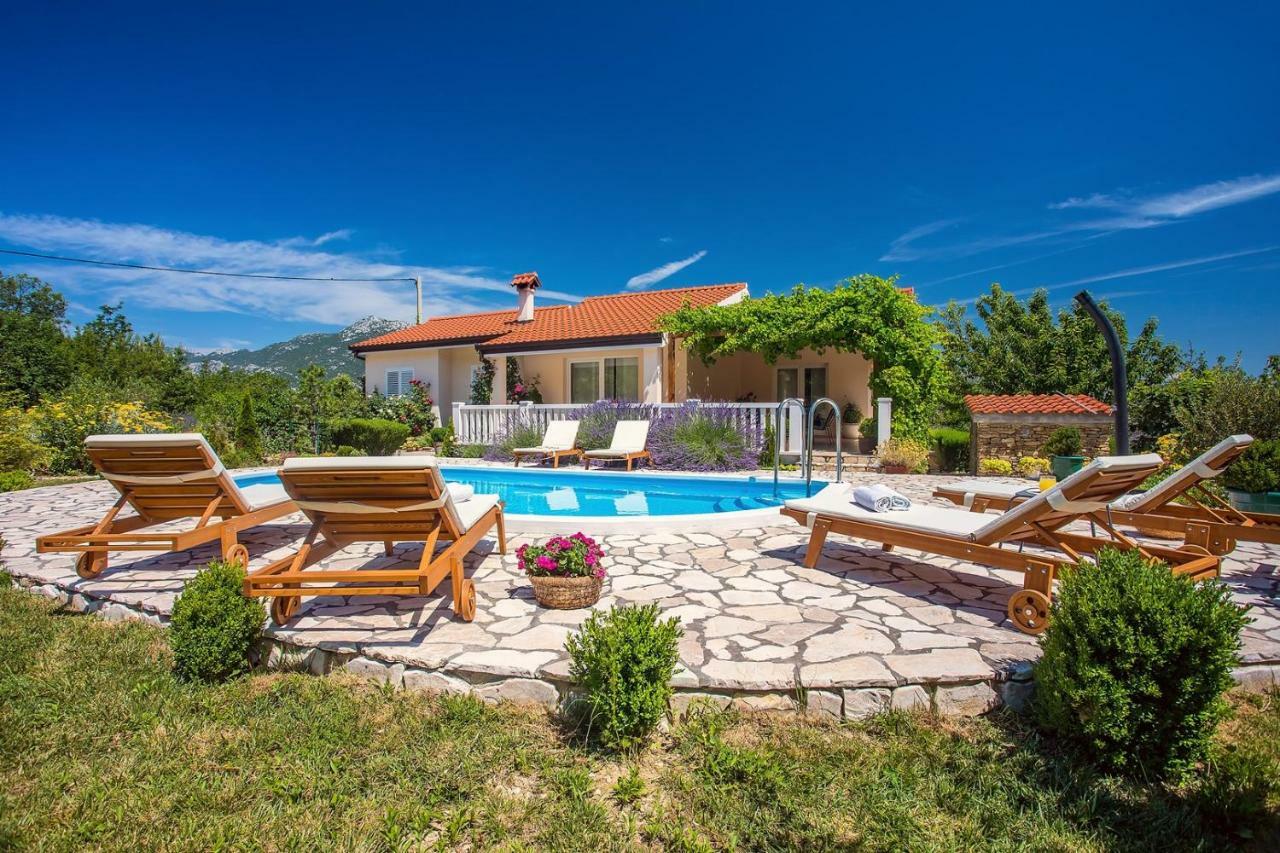 Villa Ana - 3 Bedroom Villa With Private Pool And Unspoiled Natural Environment Kučiće Exterior foto